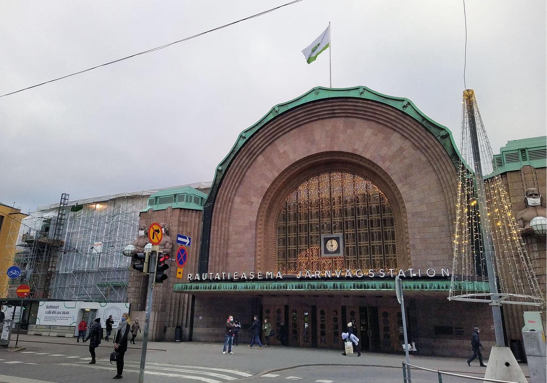 Helsingin päärautatieasema IV-konehuoneremontti 2020.jpg