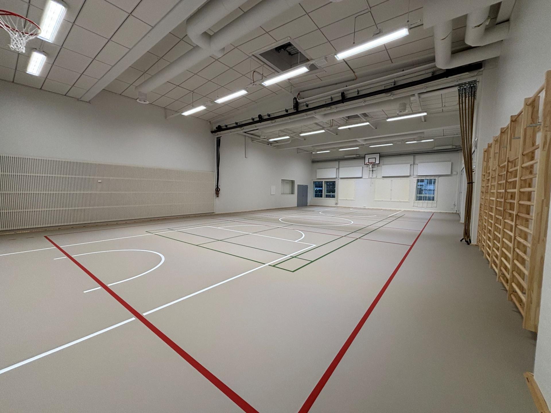 Turun kansainvälinen koulu liikuntasali.jpg