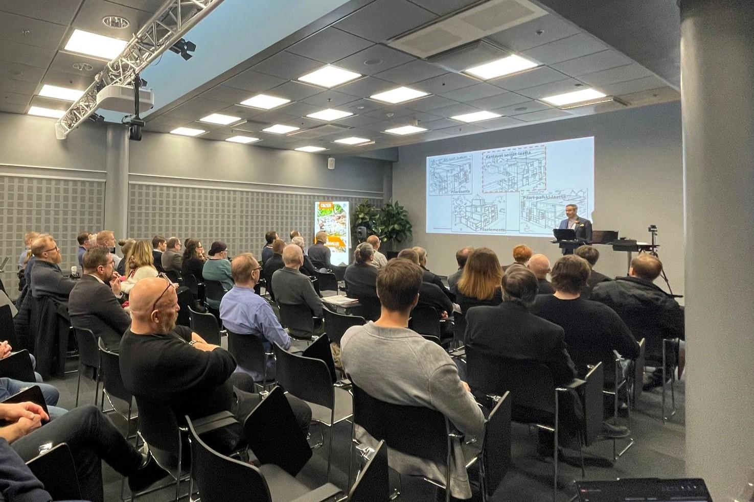Parvekeseminaari, Consti.jpg