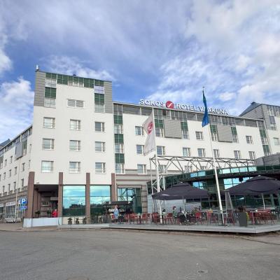 Hämeenlinnan Sokos Hotel Vaakuna peruskorjataan.jpg Hämeenlinnan Sokos Hotel Vaakuna peruskorjataan.jpg