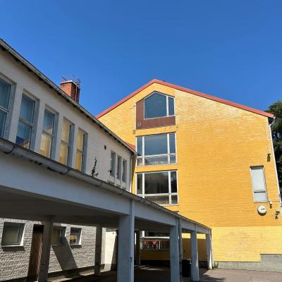Pitäjänmäen koulu uudistuu, Consti.jpg
