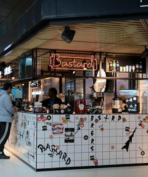 Consti toteutti lentoaseman Bastard Burgers -ravintolan.jpg