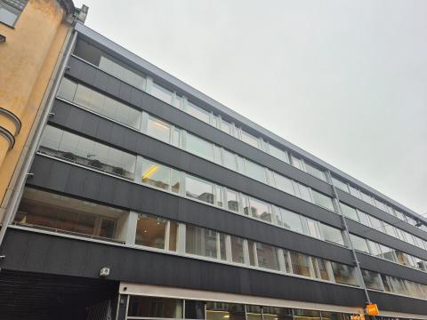 Annanlinnan julkisivu-, vesikatto- ja parvekesaneeraus sekä ikkunoiden vaihto.jpg