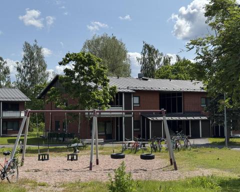 Valesokkelit kuntoon.jpg