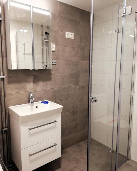 As Oy Pallaskeronkuja kylpyhuone.jpg