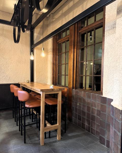 Tunnelmallinen uusi panimoravintola Helsingin Päärautatieasemalla.jpg